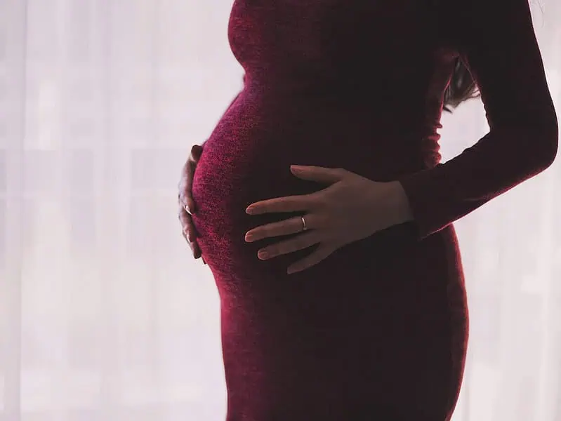 Biustonosz ciążowy – jaki wybrać model, który naprawdę zadba o Twój komfort?