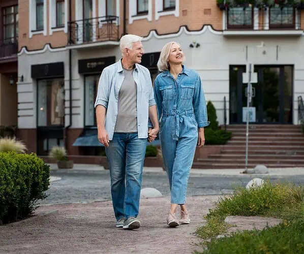 Wygodne buty dla seniorów czy buty Barefoot – jakie obuwie wybrać, by zadbać o zdrowie stóp?